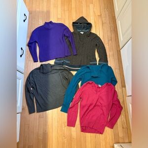 Bundle of Women’s Size Extra Large Sweaters Tops